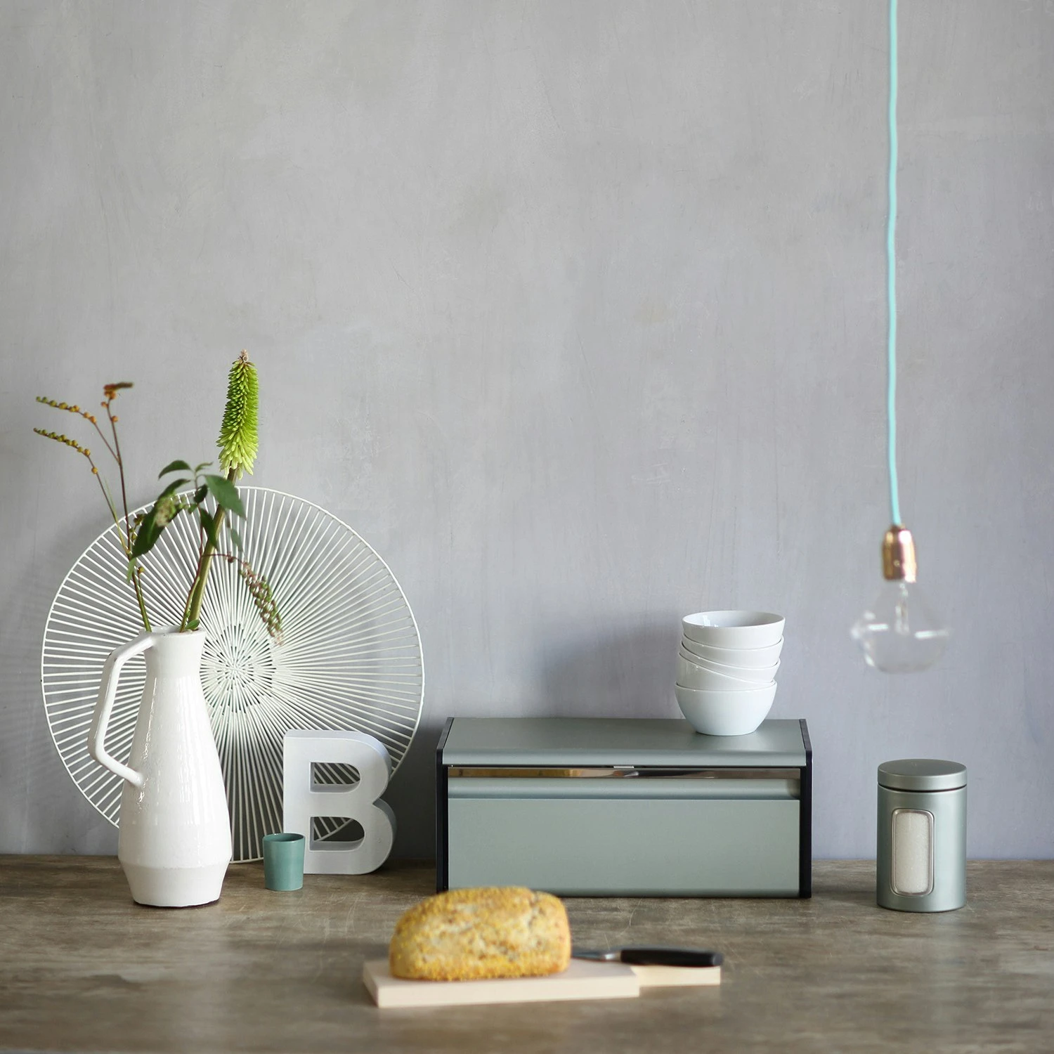 Brabantia Fall Front Brotbox, Brilliant Steel – Bild 5