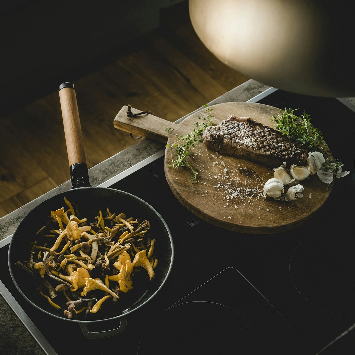 Fiskars Norden Grillpfanne Ø28cm, Schwarz Gusseisen – Bild 4