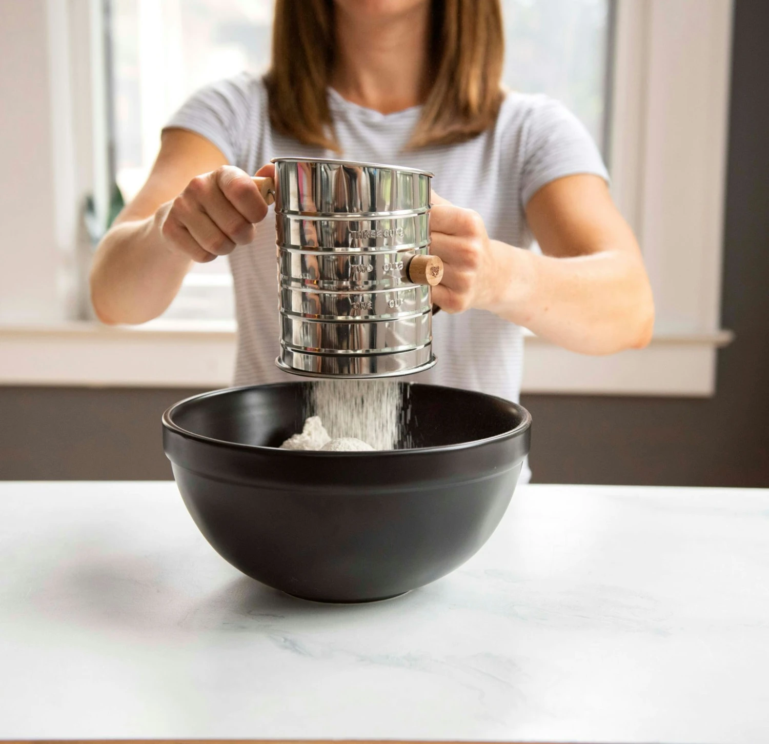 Nordic Ware Mehlsieb Mit Griff – Bild 2