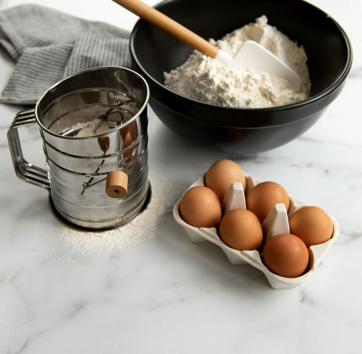 Nordic Ware Mehlsieb Mit Griff – Bild 3