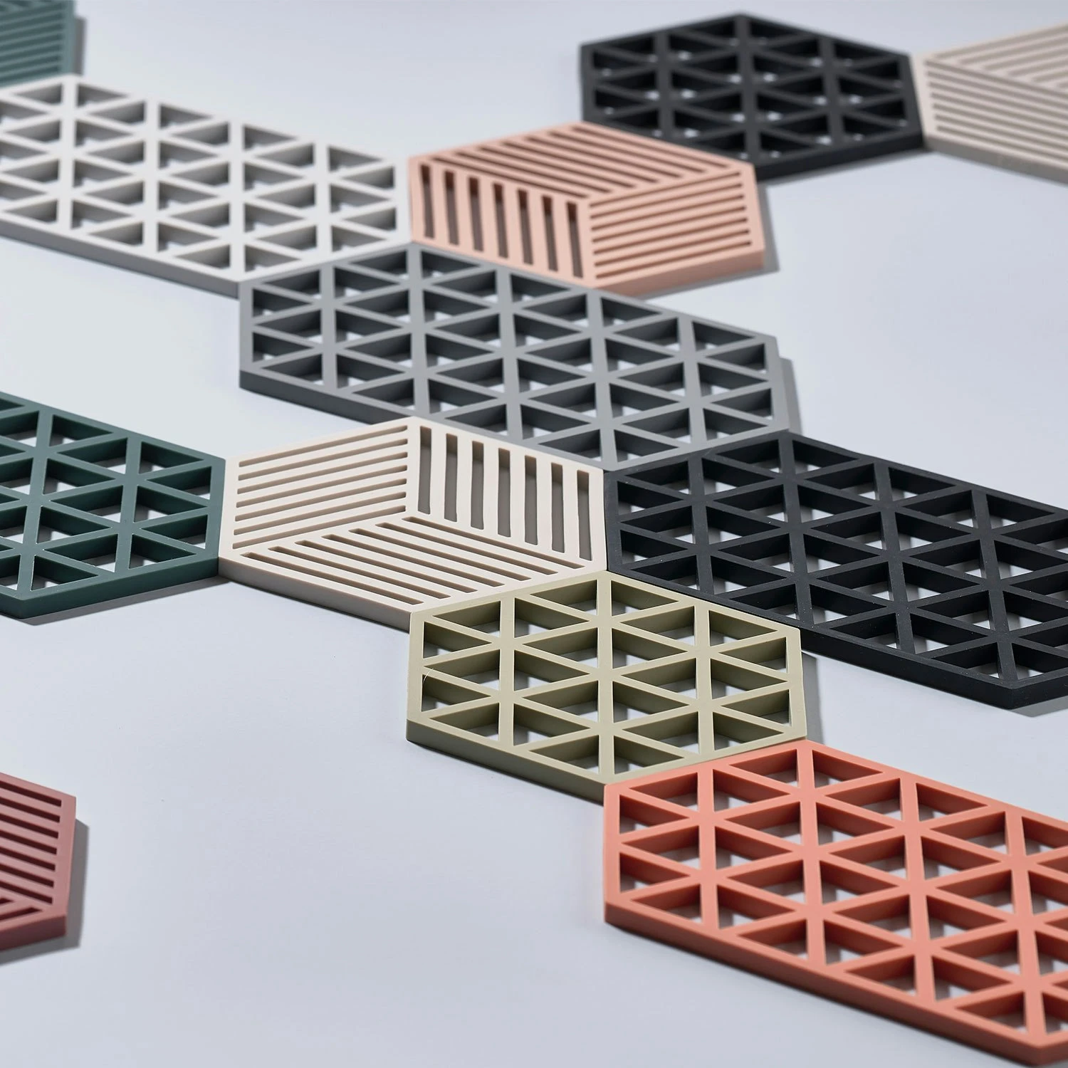 Zone Denmark Triangles Untersetzer L, Warmgrau – Bild 2